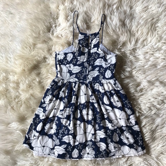 Francesca’s Blue & White Floral Lace Dress - Picture 4 of 4